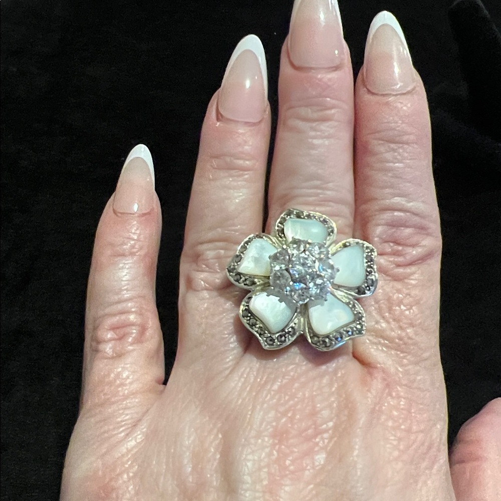 Elegant mother of pearl ring - Picture 5 of 5